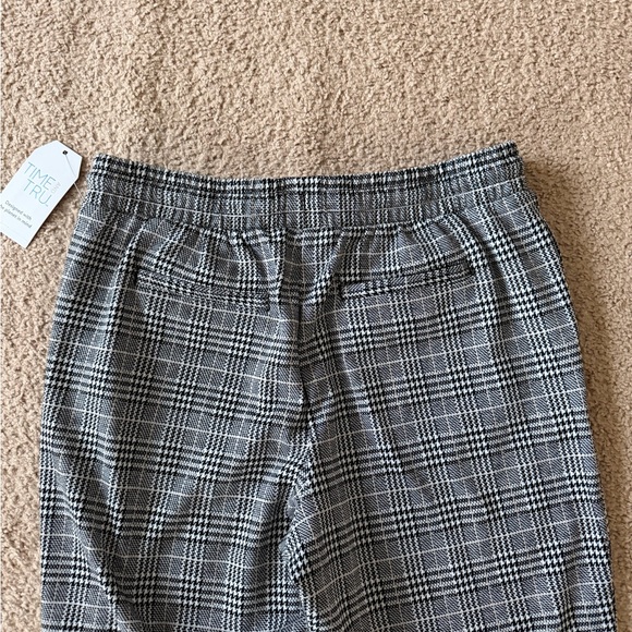 Pants - Picture 4 of 5